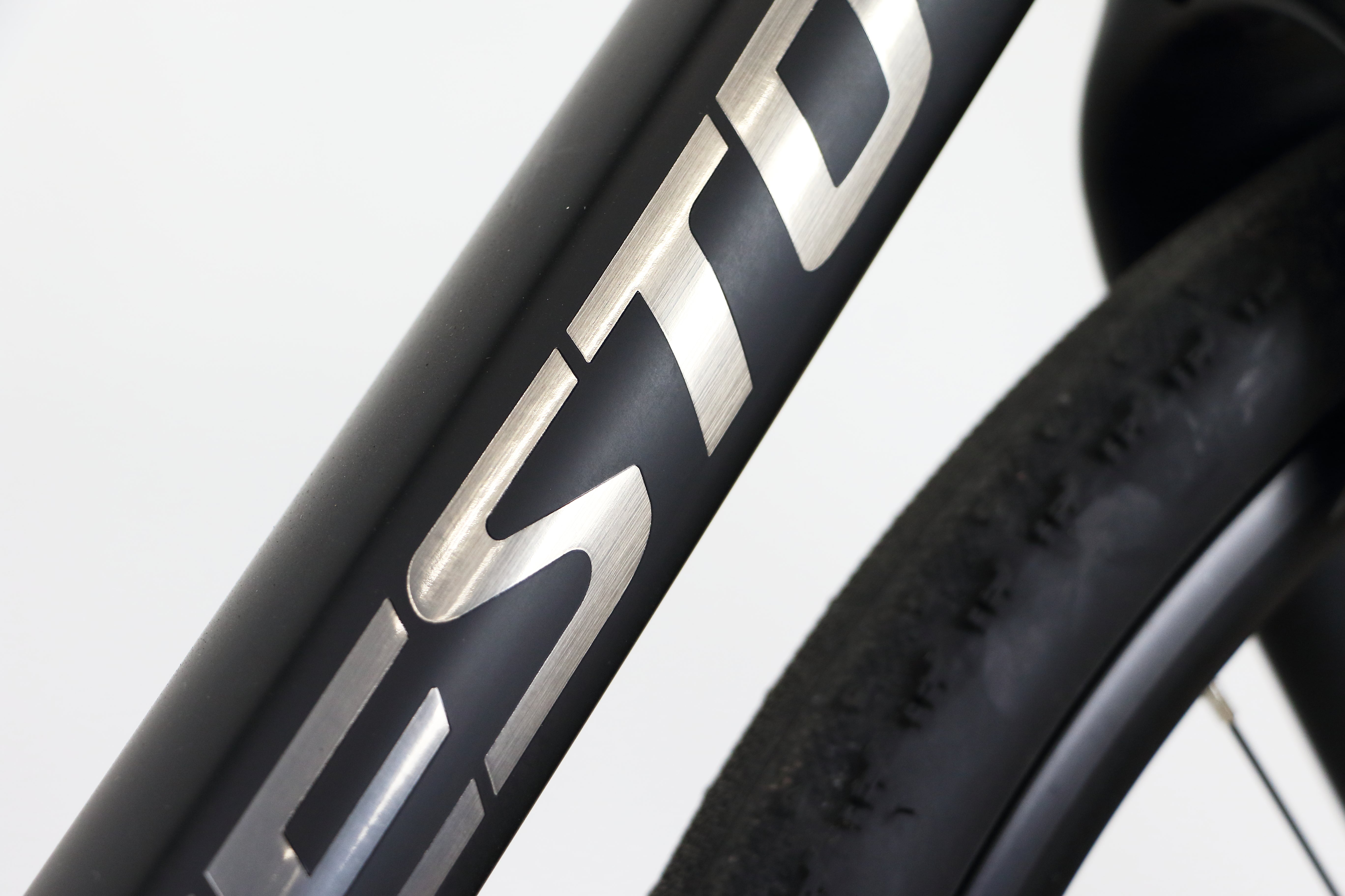 ネスト　ガベルフラット　500 mm マットブラック NESTO ( ネスト ) グラベルロード GAVEL FLAT ( ガベル フラット