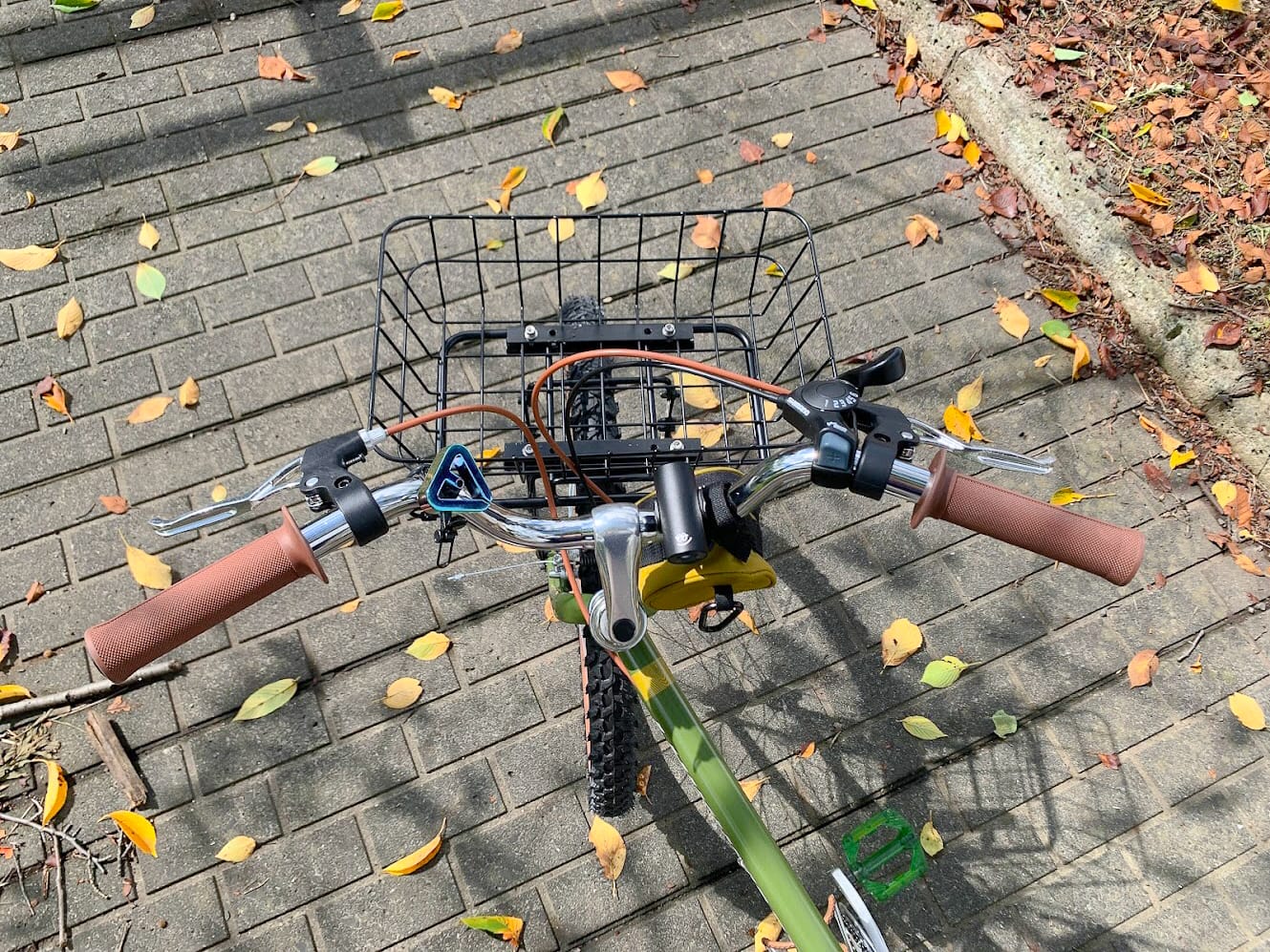 バナナワークス　ナイスバスケットとプラムピィフロントキャリヤのセット Amazon | バナナワークス(Banana Works) プラムピィフロント