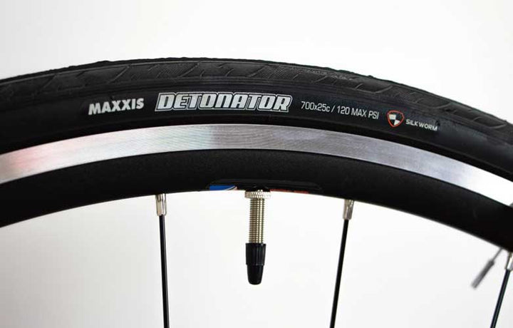 ＼ブラックフライデーセール／[NESTO STANDARD]  FALAD PRO (ネスト ファラドプロ) 16段変速|ロードバイク|軽量|軽い