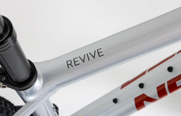 ＼物価高応援セール／[NESTO PREMIUM] 2026年 REVIVE (ネスト リバイブ) |アルミ|マウンテンバイク|ディスクブレーキ|10段変速|